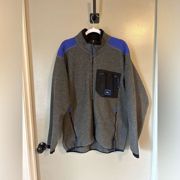 Vintage REI full zip grey and blue fleece jacket - Picture 2 of 6